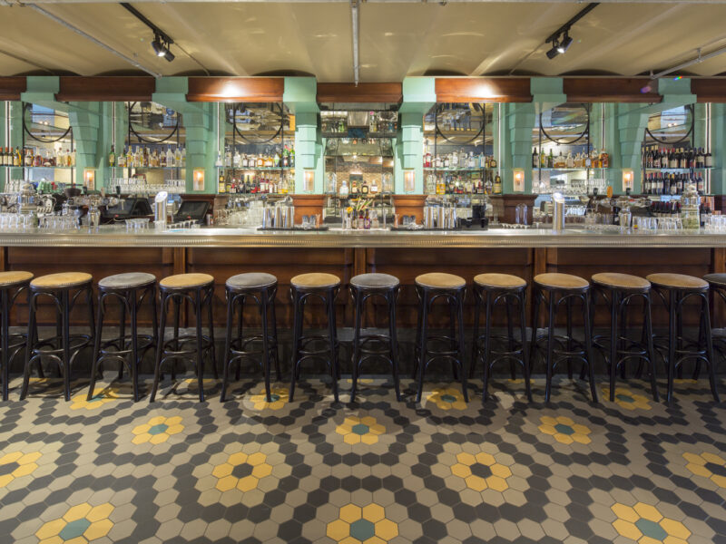 Where to eat and drink coffee when visiting Art Rotterdam?