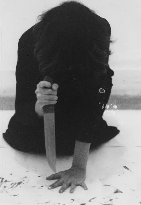 Marina Abramović - Rhythm 10, 1973